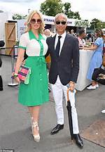Amanda Cronin Made Millions from Skincare, Modelling and Collecting Art Mon 14 February 2022 22