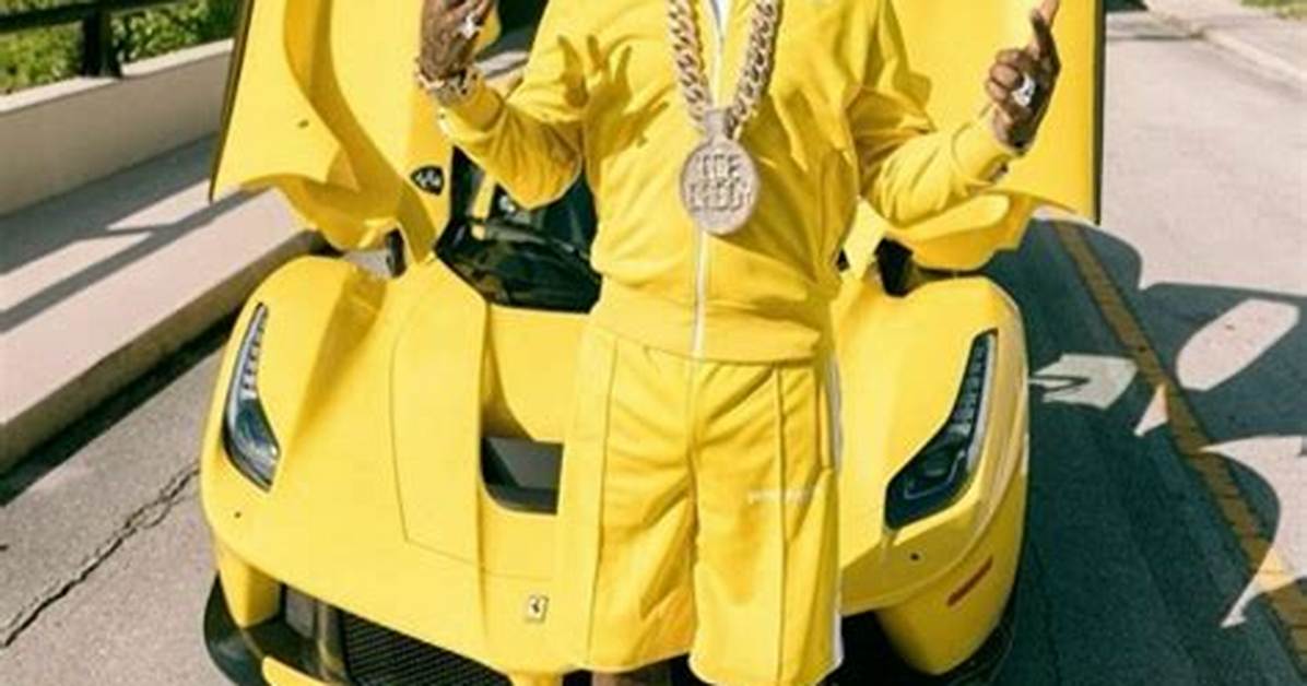Drake & Future Show up at Gucci Mane's Welcome Home Concert ·