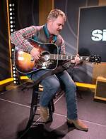 Ernest Keith Smith (Country Singer) - Age, Birthday, Bio, Facts, Family, Net Worth, Height & More