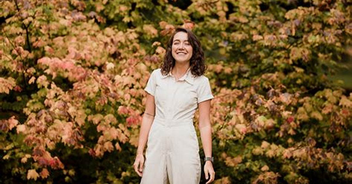 How Old Is Alayna Joy? Age of Canadian Youtuber Explored