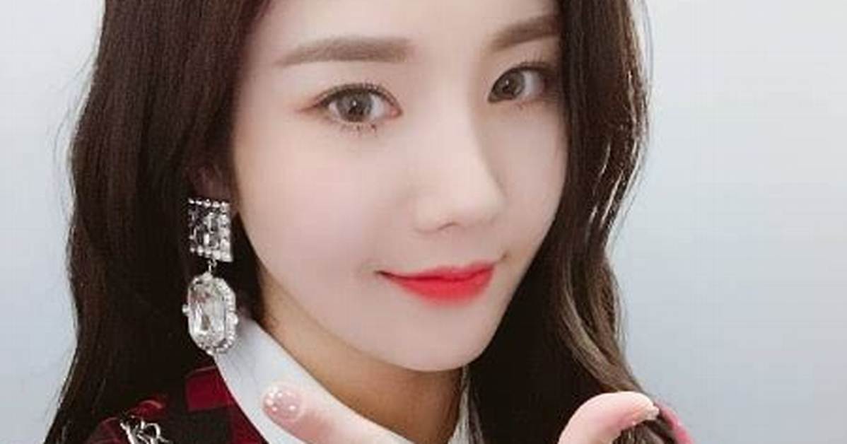 Kwon Eun-Bi Height, Weight, Age, Boyfriend, Family, Facts, Biography