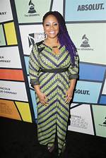 Lalah Hathaway Biography, Age, Height, Husband, Net Worth, Family ·