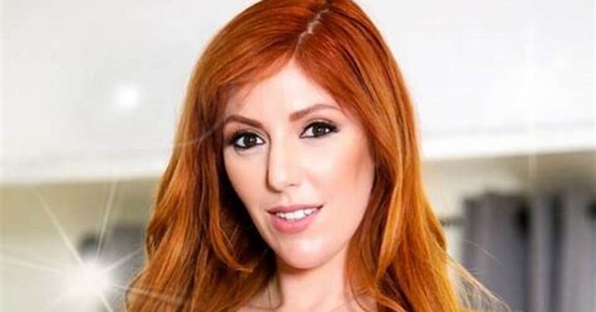Lauren Phillips Net Worth, Age, Height, Weight, Family, Wiki 2024