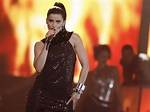 Nelly Furtado: the Rise of a Canadian Pop Sensation in 2000
