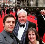 Phil Dunster Father Simon and Mother Jean? Parents Siblings and Girlfriend