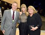 Taylor Swift's Family Guide: the Singers Parents and Sibling