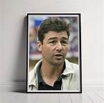 The Ultimate Guide to Kyle Chandler's Height: Unveiling the Truth
