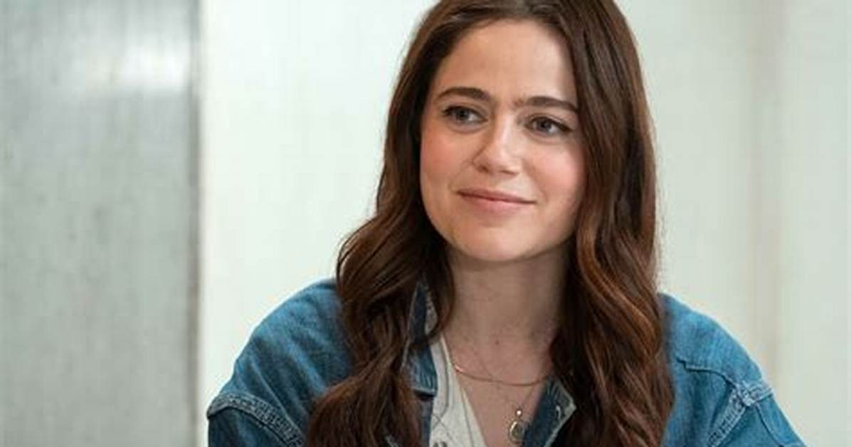 Unveiling Molly Gordon's Love Story: Exclusive Insights and Revelations