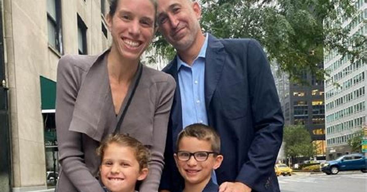 Who Are Alissa Heinerscheid Parents? Meet Douglas Bruce Gordon and Lisa Long Gordon ·
