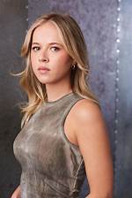 Zensync | Holly Barrett Biography